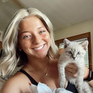 Meet your Posher, Tia